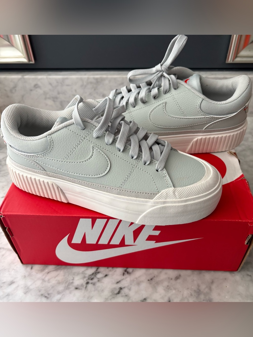 Nike Court Legacy Lift Platform Sneakers Size Women’s 6.5 Shoe Lace Up DM7590
